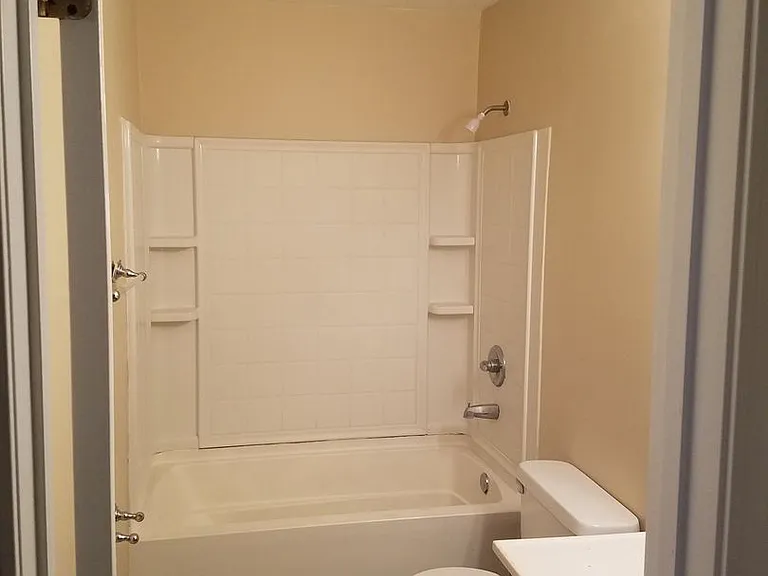 601 Wooddale Ter — Photo 15