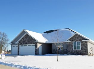 1358 Bucky's Run, Green Bay, WI 54313