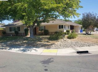 9497 Sara St, Elk Grove, CA 95624