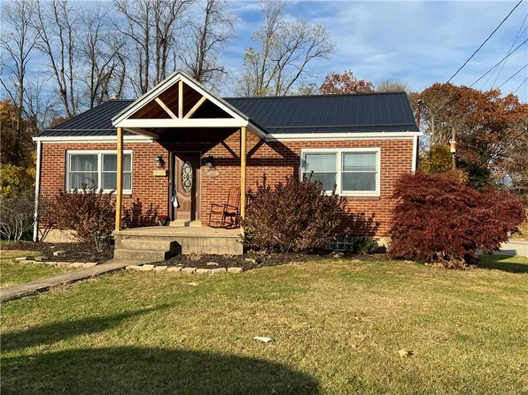 2920 York Dr, New Kensington, PA 15068