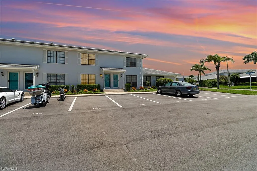 Marco Island — Photo 1