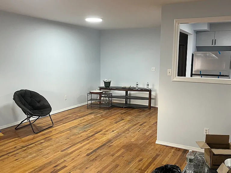 Bay 38 St — Photo 10