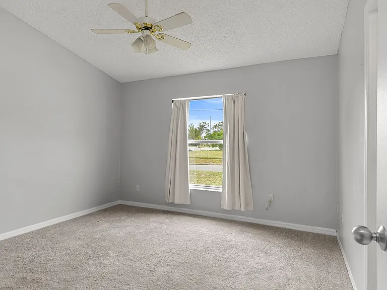 301 S Capen Ave — Photo 15