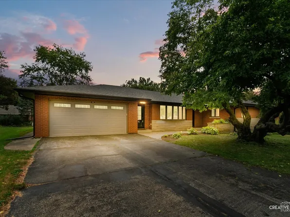 390 Lra Dr, Aurora, IL 60506