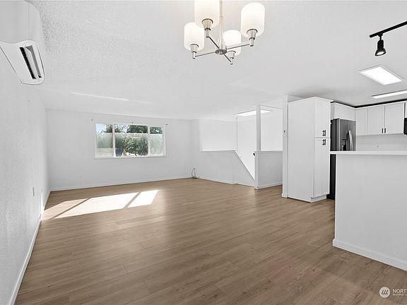 3rd image of 15202 18th Avenue Ct E
