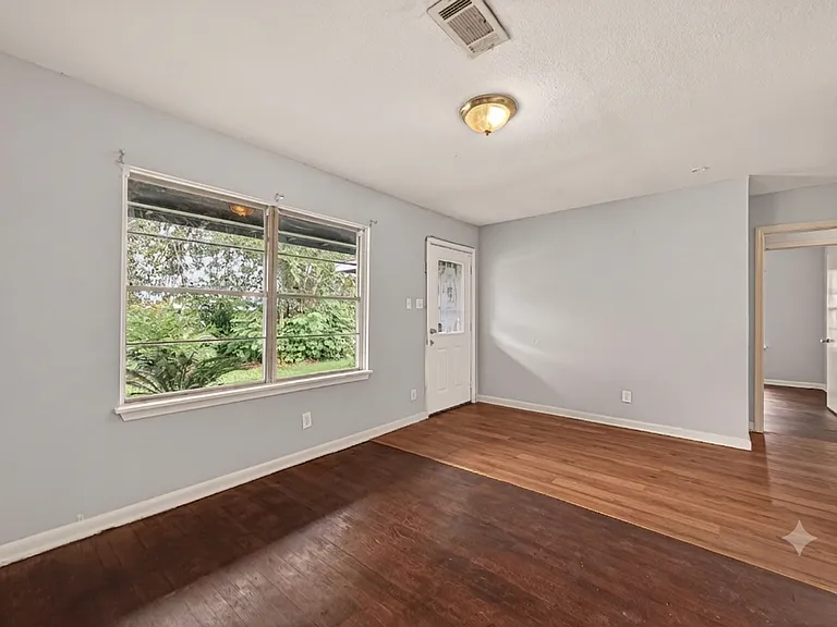 10506 Buffum St — Photo 2