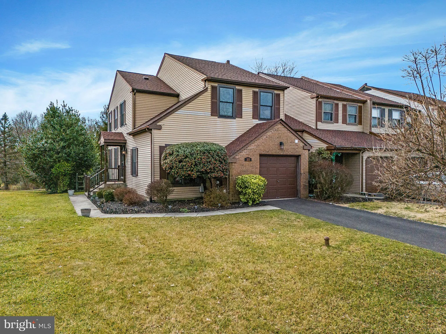 311 Parkview Way photo 1
