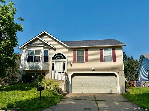 3060 Laurel Village Cir, Saint Peters, MO 63376