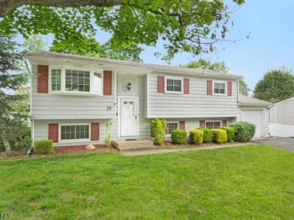 35 Saint Marys Dr, Roxbury Twp., NJ 07876