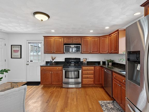 5th image of 12-12D Chester Rd