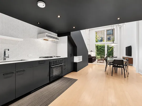 39 E 12th St APT 110, New York, NY 10003