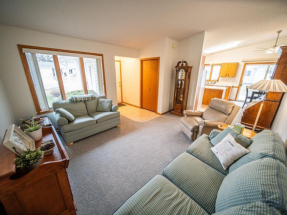 4th image of 2104 McQuillan Ct SE