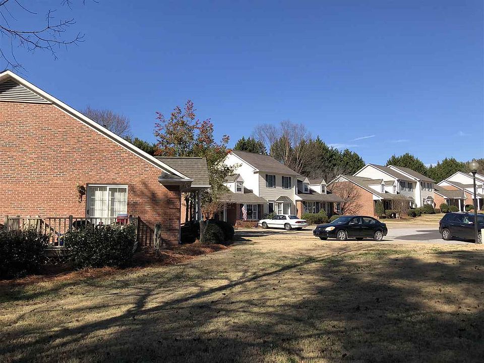 2nd image of 419 W Pointe Dr