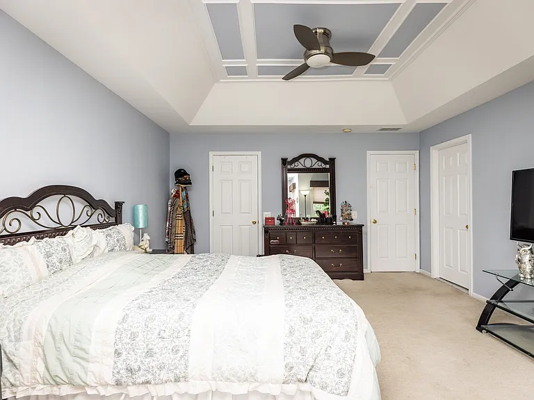 703 W Oakmeade Dr — Photo 14