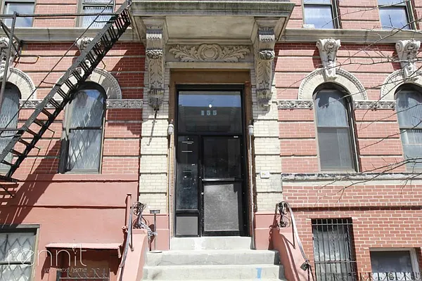 Rented by Rennit Inc. | media 40