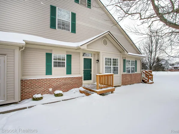 41621 Blair Dr, Novi, MI 48377