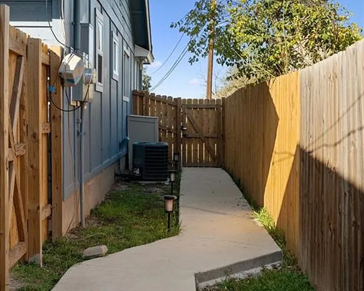 1411 Fairfield Dr — Photo 27