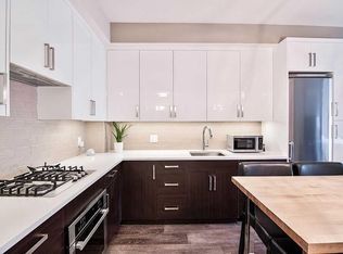 1521 26th Ave SW #303, Calgary, AB T2T1C4