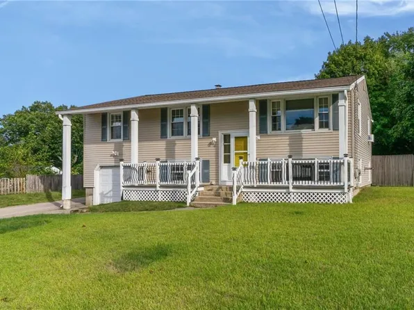 12 Pond View Dr, Coventry, RI 02816