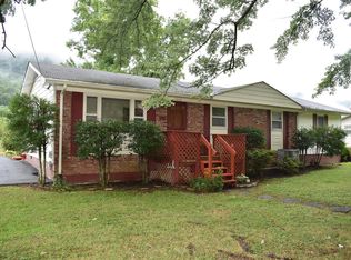 1713 Shawnee Ave E, Big Stone Gap, VA 24219