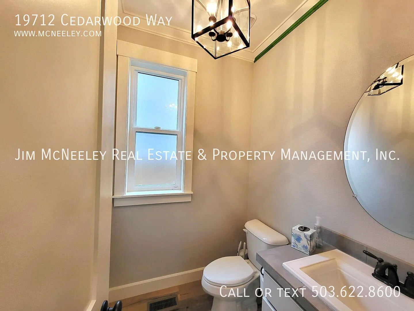 Spacious 4BR + Office Home with Solar, AC & Fenced Yard — Photo 3