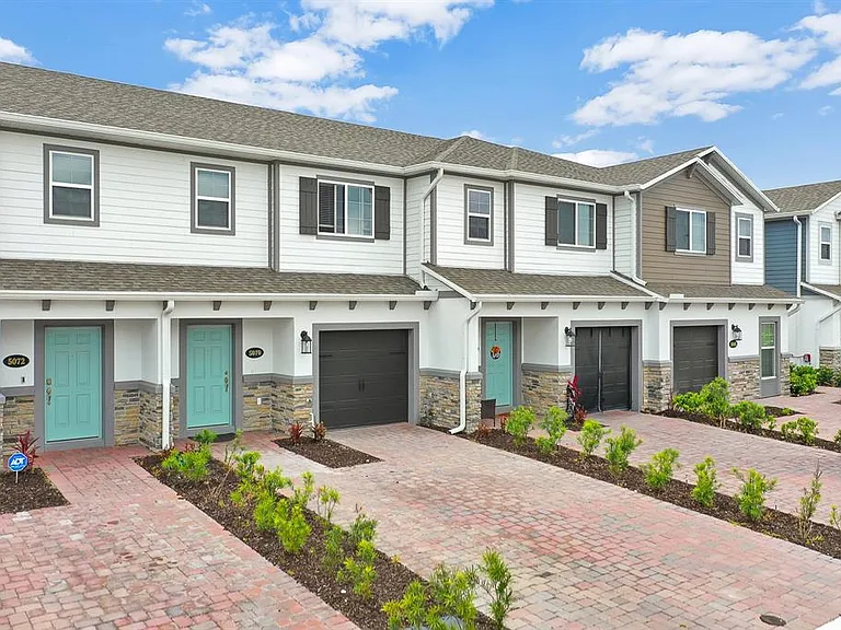 5070 Rain Shadow Dr — Photo 2