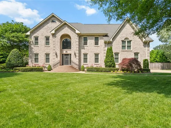 1293 Harris Rd, Virginia Beach, VA 23452