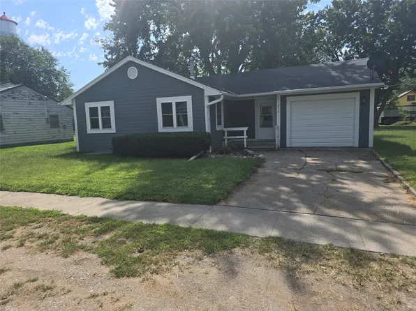 610 Walnut St, Minburn, IA 50167