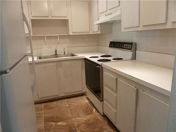 3rd image of 4120 NW 88th Ave APT 207