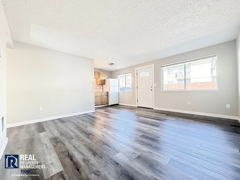 6415 Steilacoom Blvd SW Tacoma — Photo 4