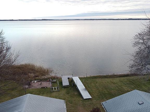4th image of 38264 N Shore Dr