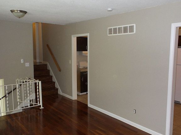 2nd image of 9700 Oakley Ave