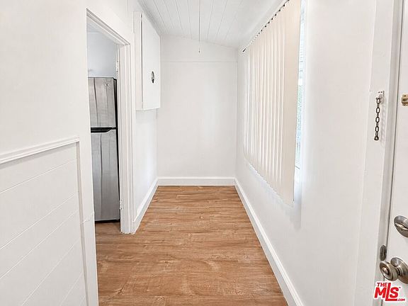 3rd image of 1238 W Adams Blvd APT 6
