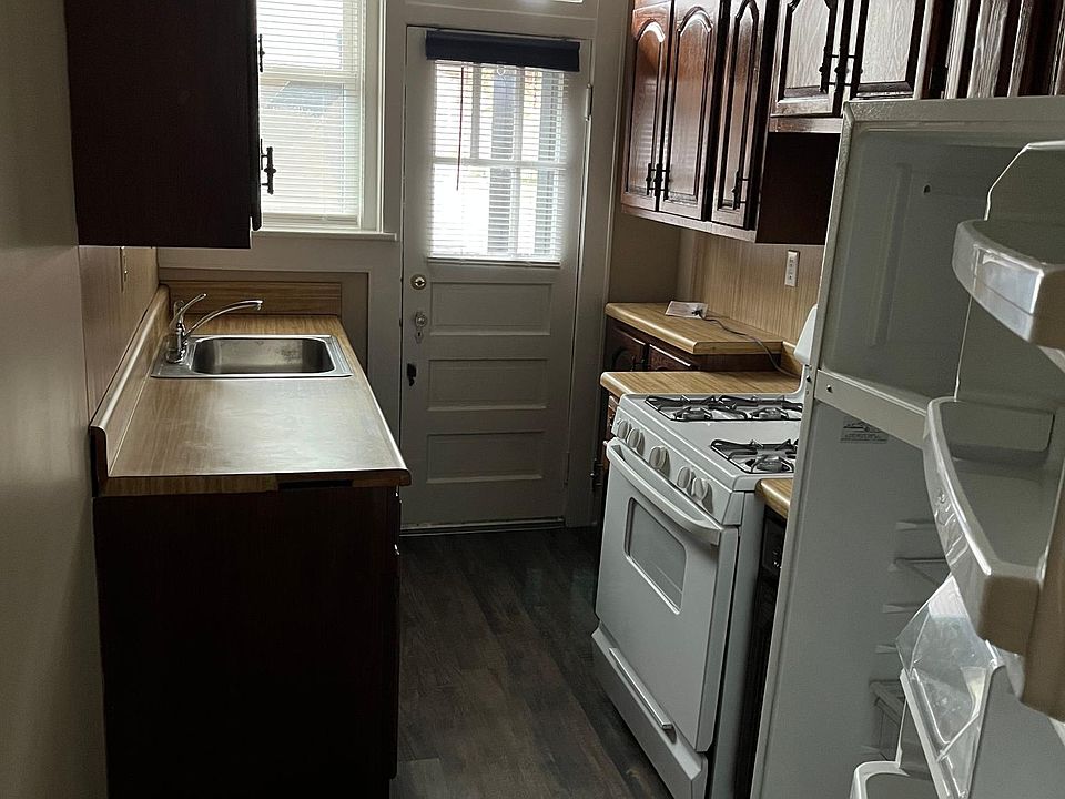 1st image of 813 Gates Ave APT 5