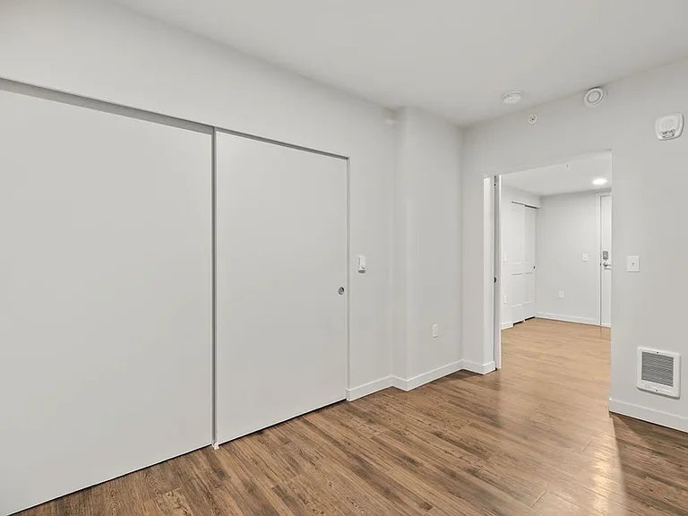 Niwa Apartments | Modern City Living in Queen Anne | Furnished Units & Move in Specials! — Photo 49