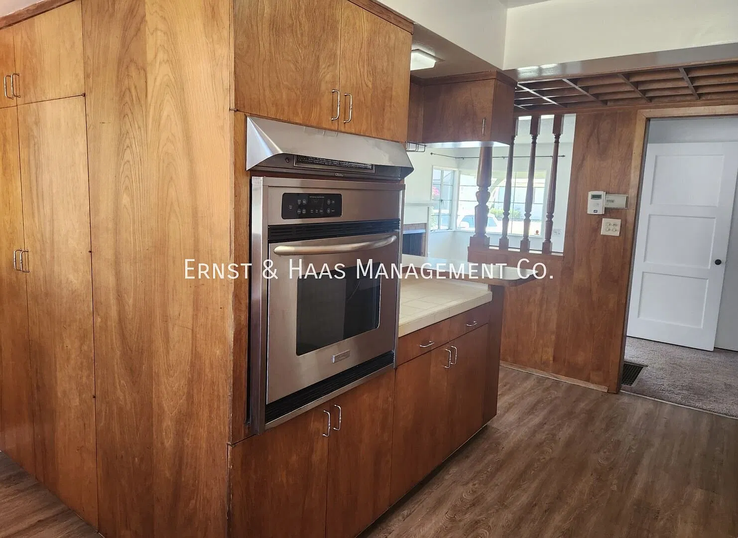 Spacious 3-Bedroom Home with Large Bonus Room, Detached 2-Car Garage & New Roof! — Photo 4
