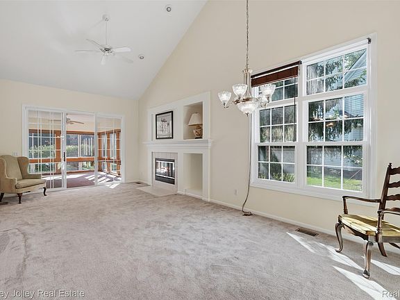 5th image of 4784 New Haven Dr
