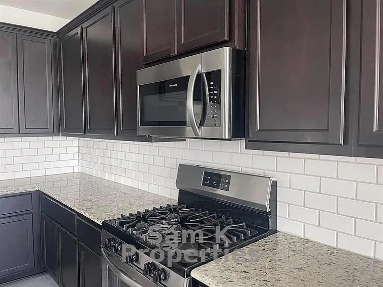 3413 Harvest Meadow Ln — Photo 6