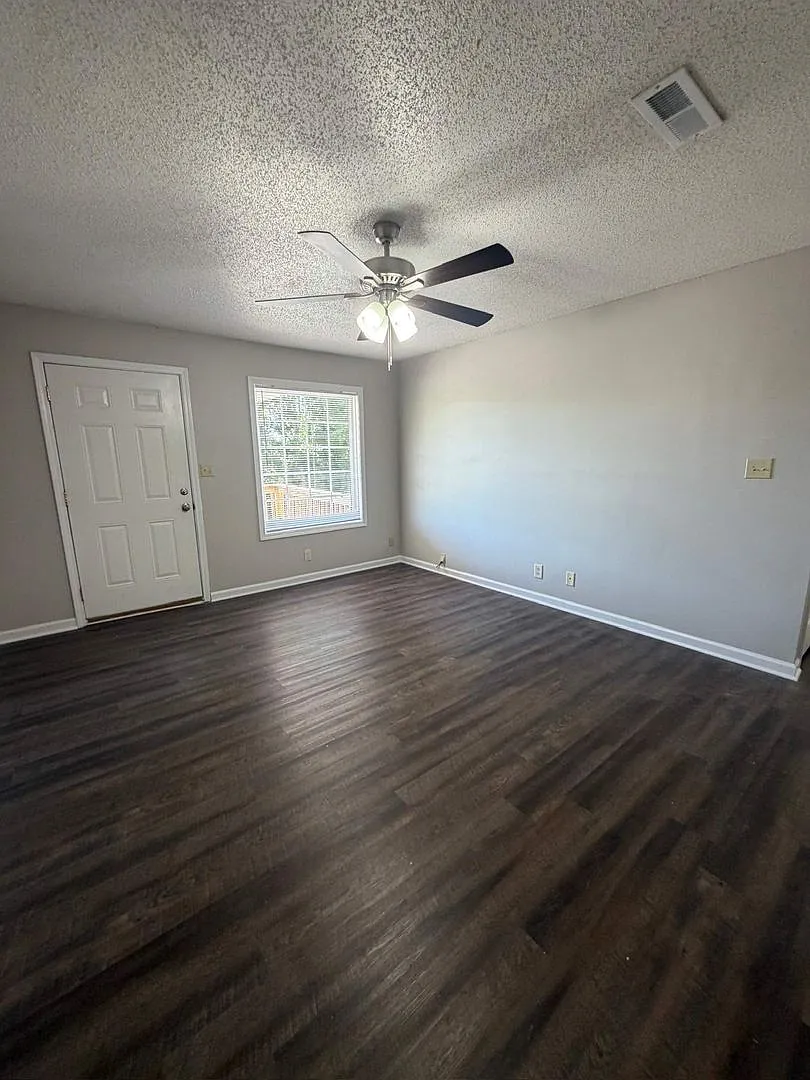 164 Lexington Drive — Photo 3