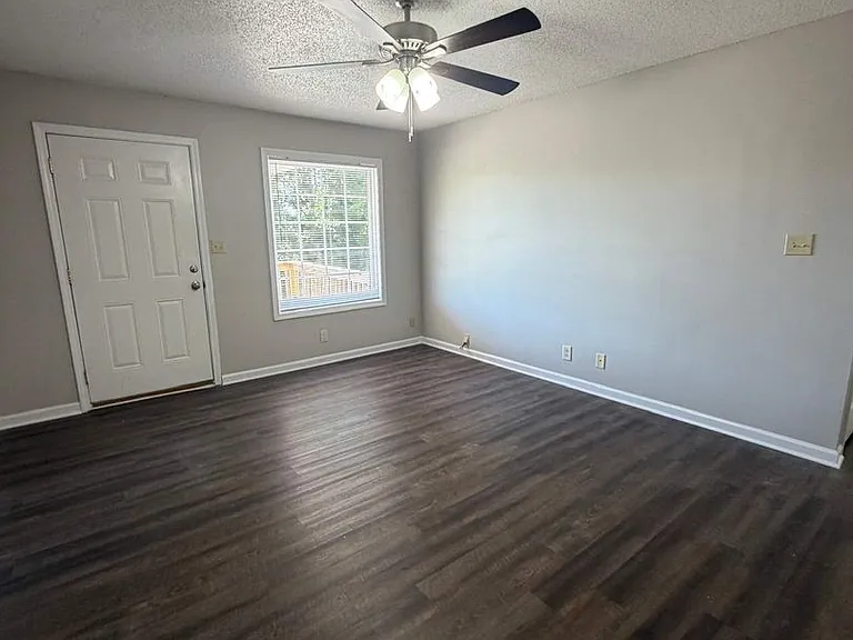 164 Lexington Drive — Photo 3