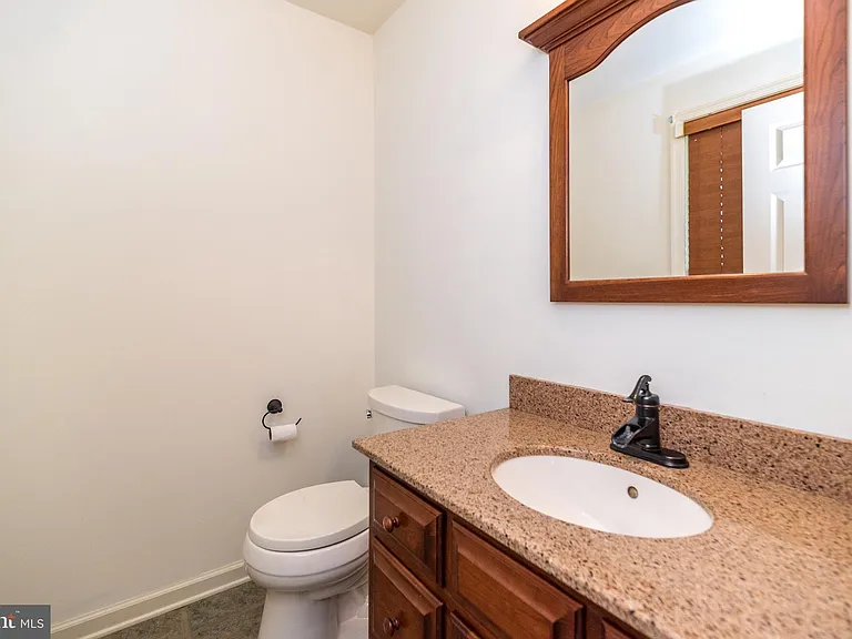 100 Live Oak Dr — Photo 41