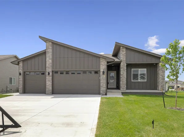 150 NW Hidden Knl, Waukee, IA 50263