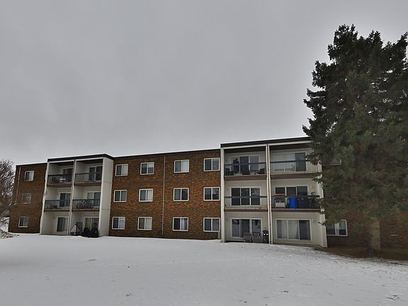 3rd image of 11420 40th Ave NW #303