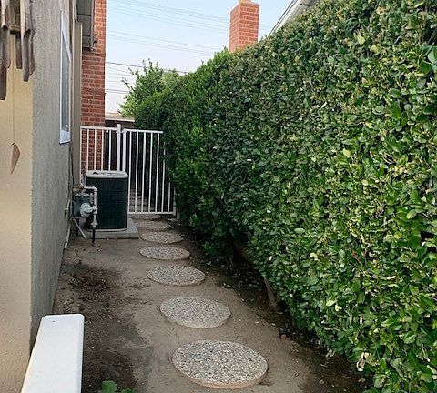 4th image of 23047 Vanowen St