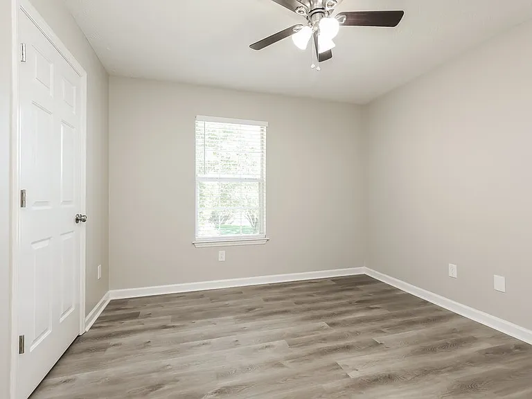 101 Cedar Bend Ct — Photo 13