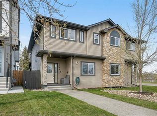 7104 S 36th Ave NW, Calgary, AB T3B1T8