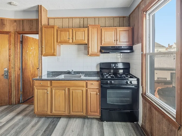 857 S 1st St #2 — Photo 2