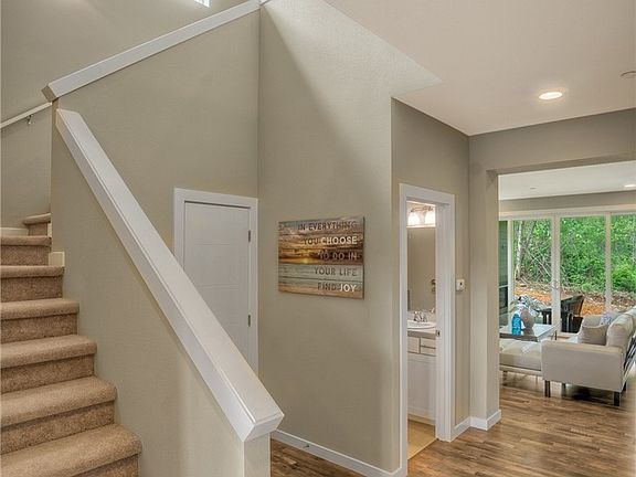 Photo is for display only. Completed view of this floor plan that was built on another home site.