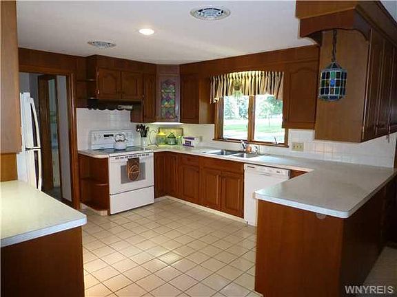 3rd image of 5080 Brookhaven Dr