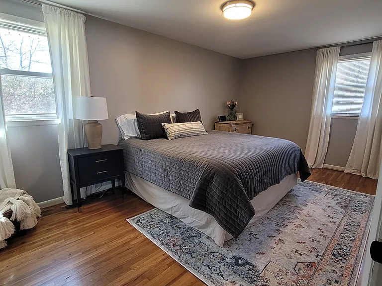 205 Derby Ln — Photo 8